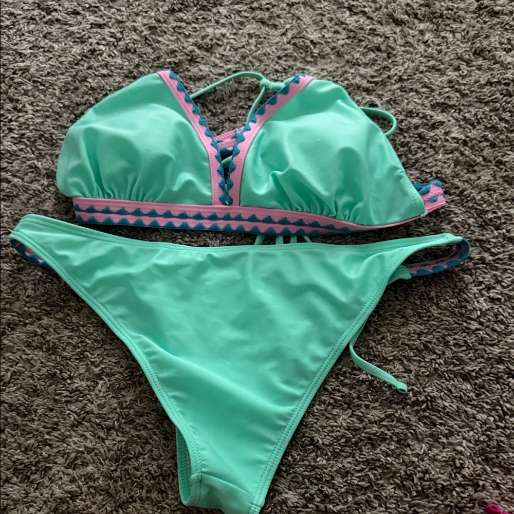 BUNDLE!!!(2 Bikinis)